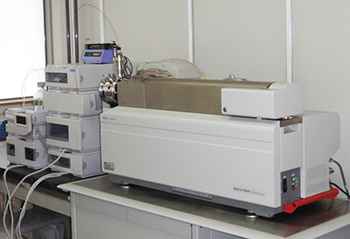 液体クロマトグラフタンデム型質量分析計(LC/MS/MS)液体クロマトグラフタンデム型質量分析計(LC/MS/MS)