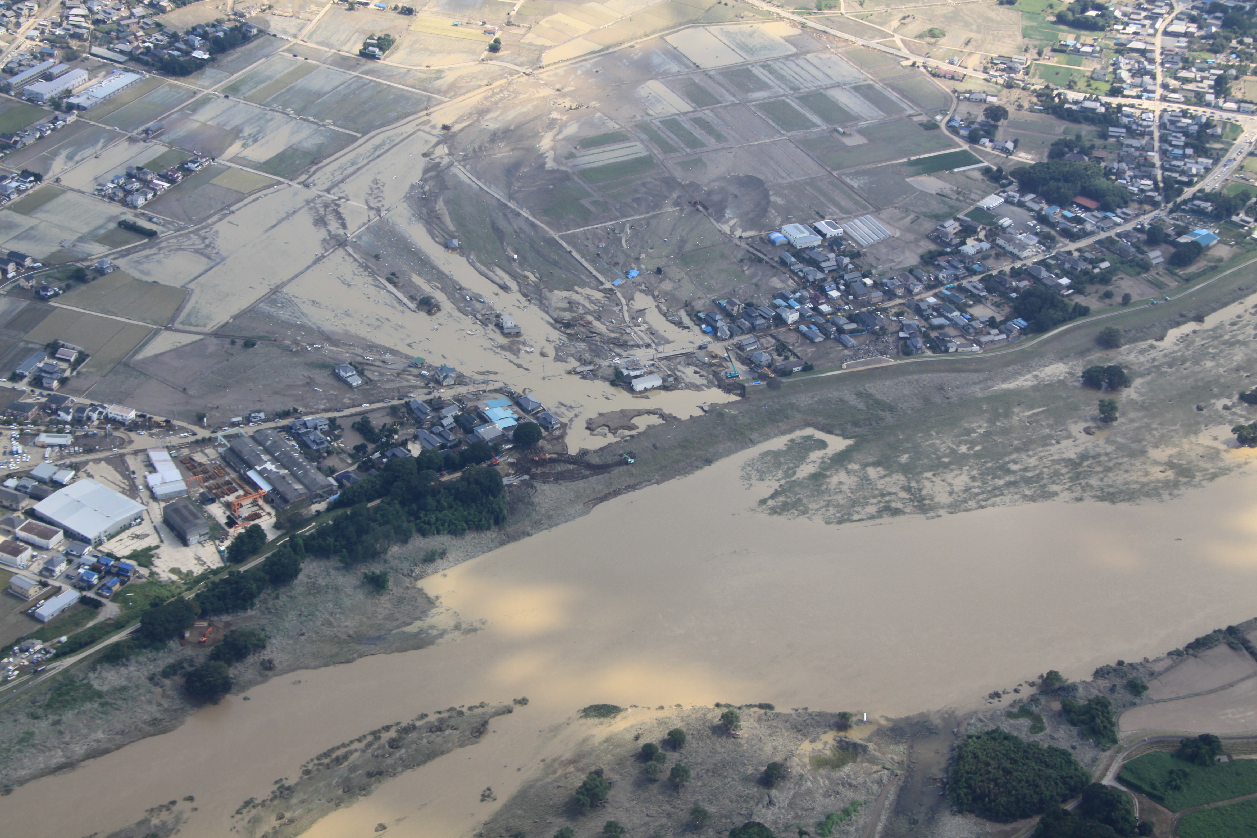 鬼怒川の浸水被害状況調査 （2015.9.12 当社航空機から撮影）