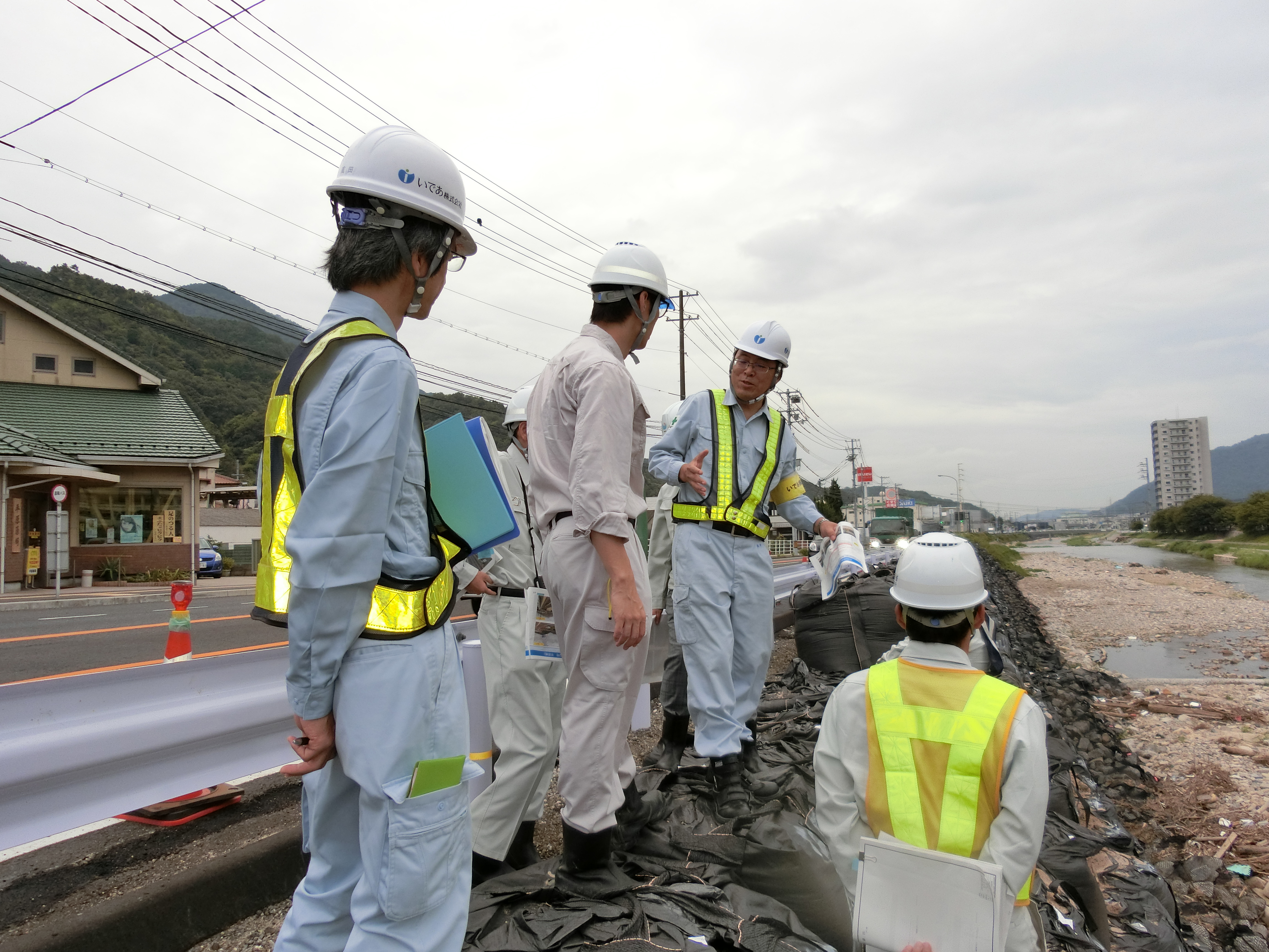 被災箇所の調査（宮城県 丸森町）