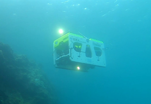 AUV（自律型水中ロボット）