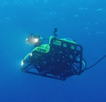 ROV(遠隔操作型水中ロボット)